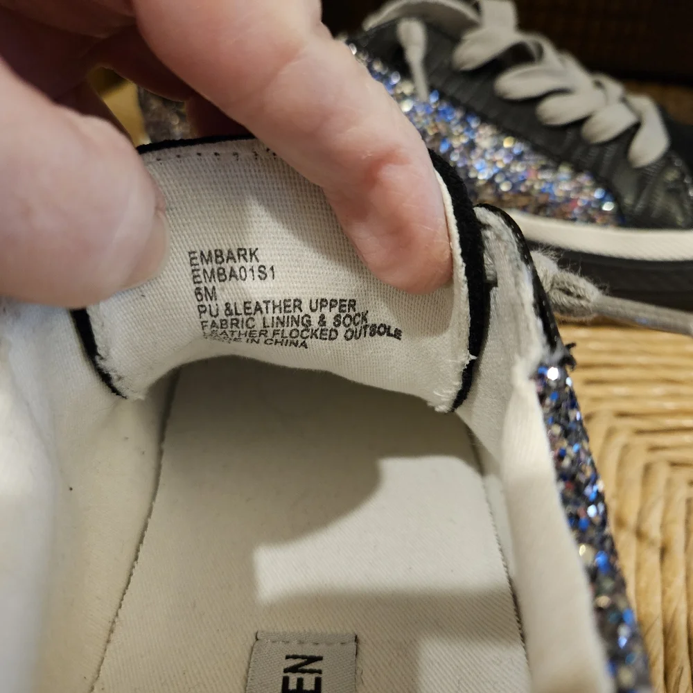 Steve Madden Women's Embark Glitter Low Leather Top Sneaker - Size 6M